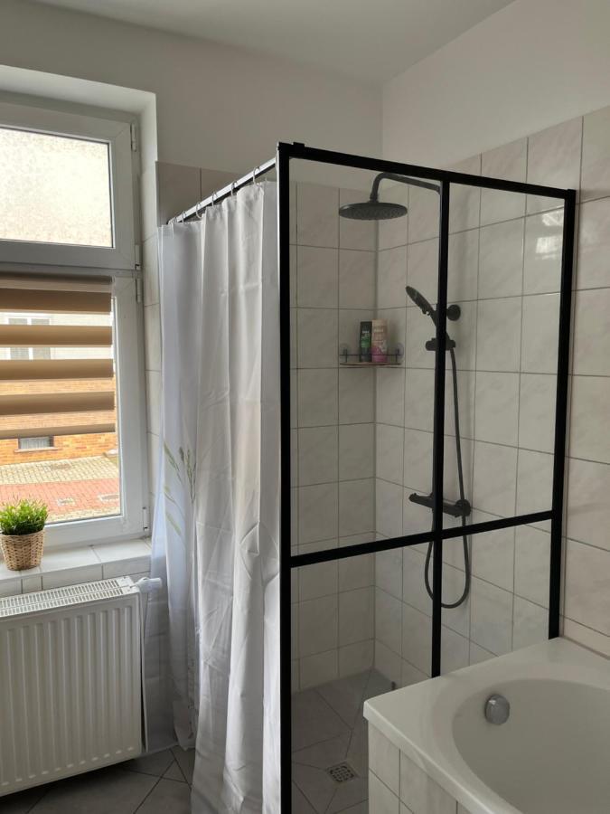 Apartment Horst - Gemuetliche Und Moderne Ferienwohnung In Der Innenstadt Pasewalk Bagian luar foto